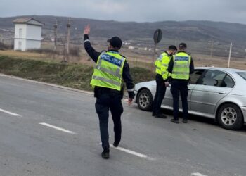 Polițiștii din Caraș-Severin, acțiuni de amploare pentru creșterea siguranței rutiere. S-au aplicat peste 100 de sancțiuni