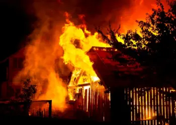 Zece incendii în doar două săptămâni, în Timiș. Pompierii atrag atenția: coșurile de fum neîntreținute pot transforma locuințele în capcane de foc.