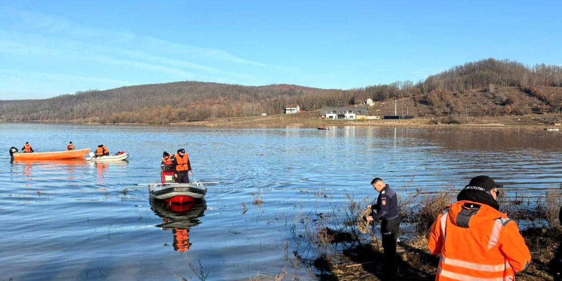 Tragedie pe Lacul Surduc: bărbat găsit decedat după o amplă operațiune de căutare a pompierilor