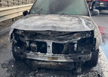 Mașină cuprinsă de flăcări pe A1. Trafic afectat pe sensul Timișoara – Arad