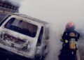 Mașină cuprinsă de flăcări pe A1, în Timiș: pompierii au intervenit de urgență