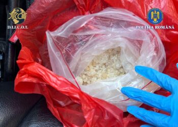 Bărbat arestat pentru trafic de droguri de mare risc, prins în flagrant cu un kilogram de „cristal” în Cluj-Napoca