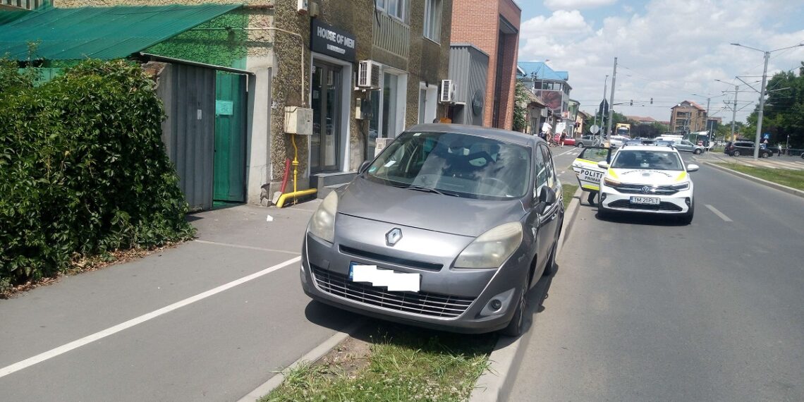 Primăvara crește numărul bicicliștilor în trafic – polițiștii locali vin în sprijinul lor luând măsuri împotriva conducătorilor auto care parchează pe piste