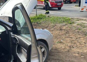 Accident la Dumbrăvița: o persoană încarcerată, scoasă de pompieri și dusă la spital