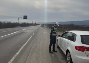 Acțiune de amploare pe DN6: zeci de sancțiuni aplicate de Inspectoratul de Poliție Județean Caraș-Severin pentru creșterea siguranței rutiere