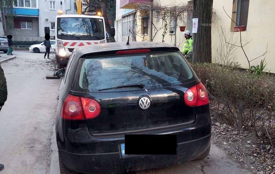 Timișoara: Peste 300 de șoferi sancționați de polițiștii locali pentru că au blocat accesul în garaje, clinici medicale, grădinițe