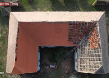 Au început lucrările de salvare a Castelului de la Banloc: prima intervenție după preluarea administrării de către Consiliul Județean Timiș