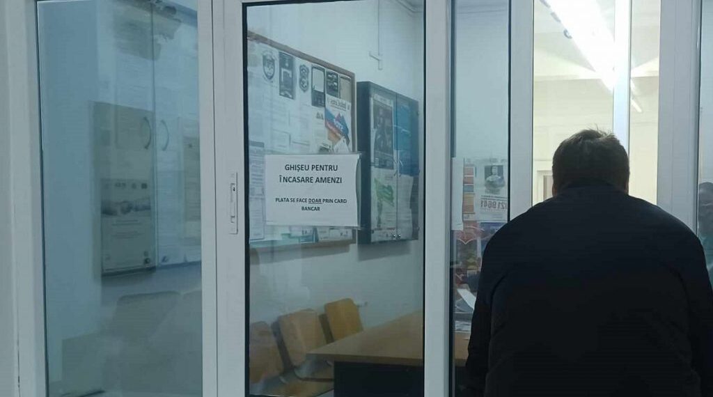 Atenție! De azi și până luni amenzile nu se pot achita cu cardul la Poliția Locală