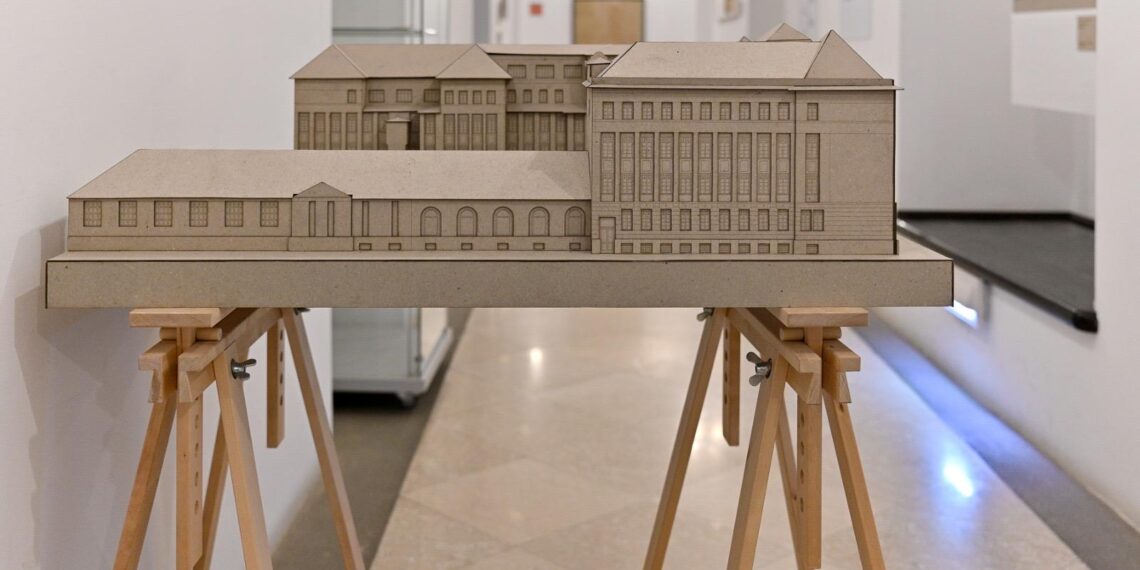 WOLF – De la decorativ la funcționalitate. Eveniment de închidere și lansarea catalogului expoziției la Muzeul Național de Artă Timișoara