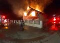 Incendiu puternic la o casă din Arad: flăcările au cuprins acoperișul și mansarda