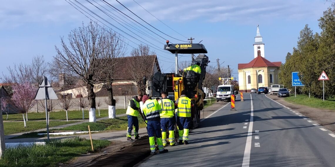 Restricții și lucrări pe DN 59B: șoferii, avertizați să circule cu prudență între Cărpiniș și Deta/Foto