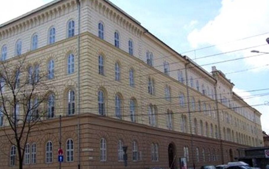 Tribunalul Timiș: judecătorii de la Deta, copleșiți – 2.000 de dosare pe an, mai puțin de 47 de minute per dosar