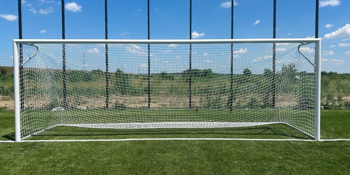 Tragedie în Timiș: a murit adolescentul de 13 ani peste care a căzut o poartă de fotbal