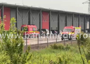 Bărbat rănit grav după ce a fost prins sub un utilaj, la Timișoara