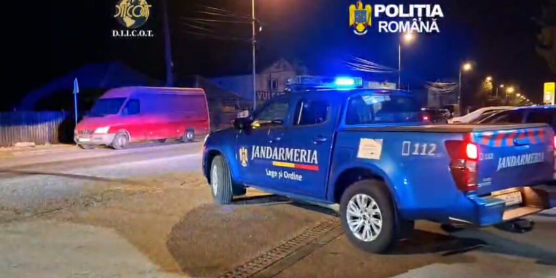 Percheziții în trei județe într-un dosar de trafic de droguri: grupare organizată, destructurată de DIICOT