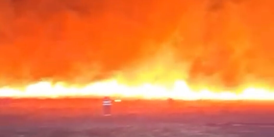 Intervenție pentru stingerea unui incendiu izbucnit la vegetație uscată în localitatea Mailat