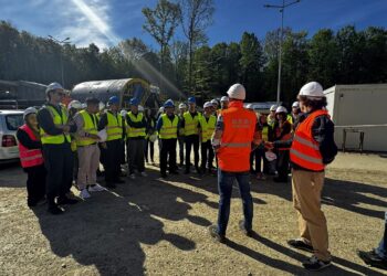 Studenții de la Construcții învață direct pe șantierul tunelurilor de pe A1 Margina–Holdea