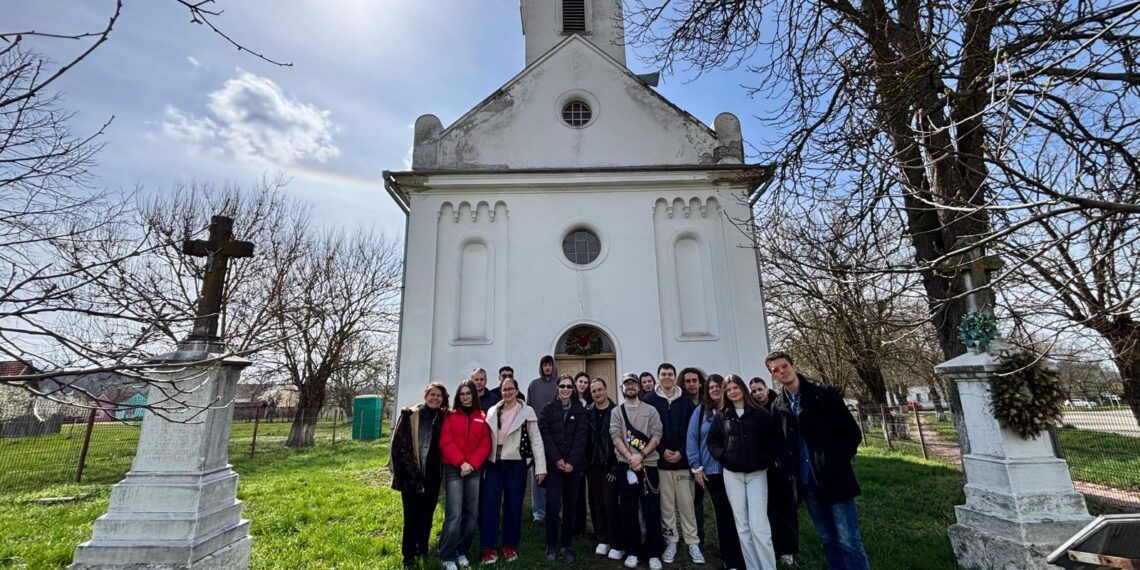 „Iepurașul FSC”: surprize de Paști pentru copiii din Charlottenburg din partea studenților UPT/Foto