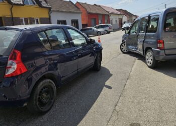 Accident la Lugoj: un bărbat a ajuns la spital după o coliziune între două autoturisme