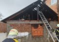 Incendiu la Lipova: anexa unei gospodării, cuprinsă de flăcări. Fără victime