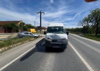 Accident pe DN6, între Lugoj și Timișoara: o femeie a ajuns la spital după impactul dintre două mașini
