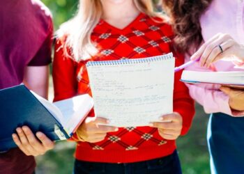 Primăria Timișoara susține școlile pentru găzduirea olimpiadelor școlare în oraș