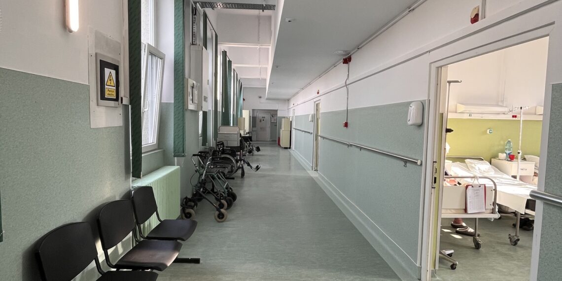 Investiție de peste 4,5 milioane de euro la Spitalul Municipal Timișoara. Modernizarea clădirii principale de la „Clinicile Noi” se apropie de final