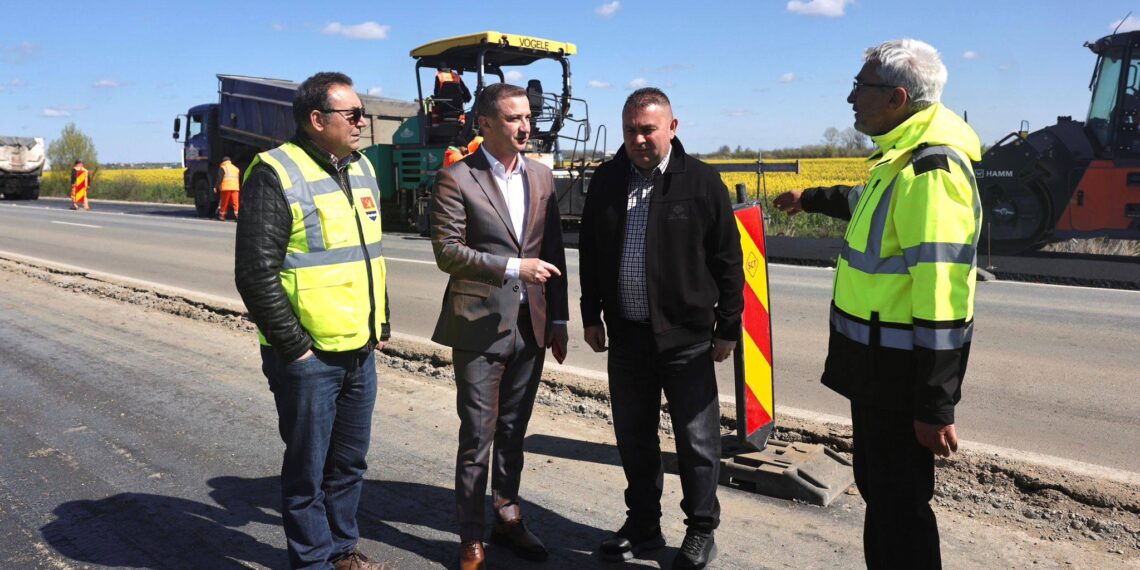 Asfalt pe drumul Timișoara–Sânandrei: lucrările avansează rapid. Simonis: „Putem termina înainte de termen/Foto