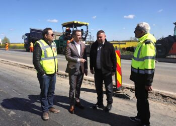 Asfalt pe drumul Timișoara–Sânandrei: lucrările avansează rapid. Simonis: „Putem termina înainte de termen/Foto