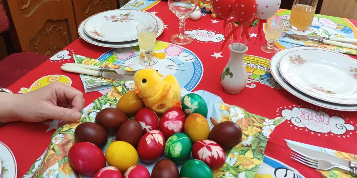 Cum să eviți excesele de Paște: sfaturile specialiștilor pentru mese echilibrate și fără probleme digestive