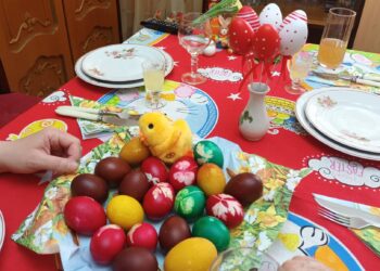 Cum să eviți excesele de Paște: sfaturile specialiștilor pentru mese echilibrate și fără probleme digestive