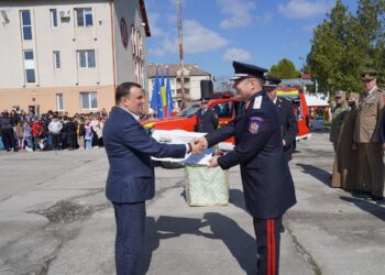 Primăria Lugoj a cumpărat o mașină de pompieri pentru ISU