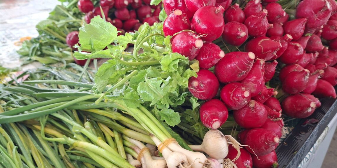 Piața Volantă de la stadion, deschisă și în Vinerea Mare