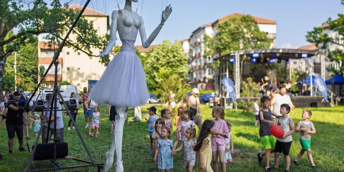 După succesul edițiilor anterioare, „Povești din Vecini” revine în alte cartiere ale Timișoarei