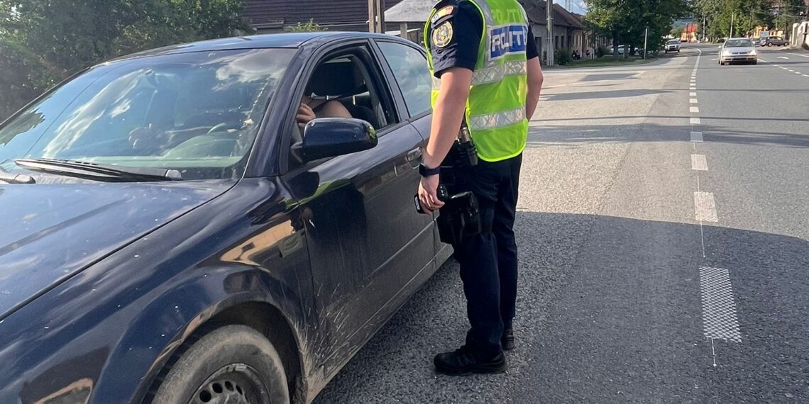 Aproximativ 30 de permise de conducere, reținute de polițiști în cadrul acțiunii “Releu”