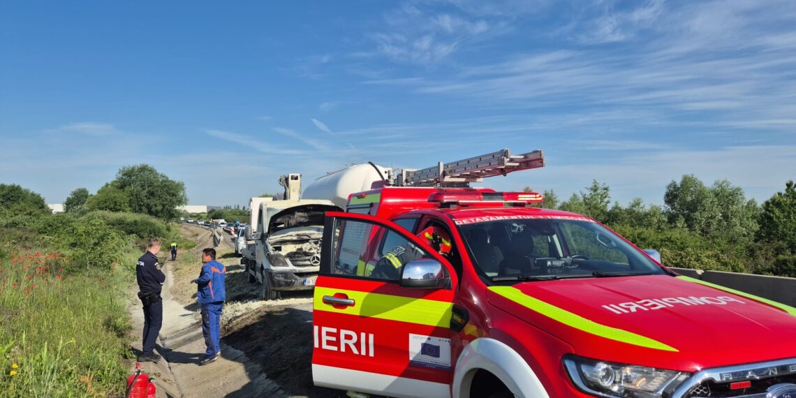 Incendiu la o autoutilitară pe Centura Ocolitoare a Timișoarei