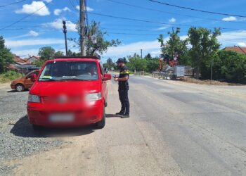 Acțiune desfășurată de polițiști în zona trecerilor la nivel cu calea ferată și în stațiile CF din județul Timiș
