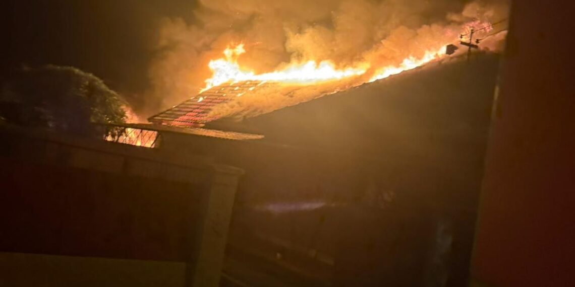 Incendiu la o locuință din localitatea Curtici. Din fericire, nu s-au înregistrat victime