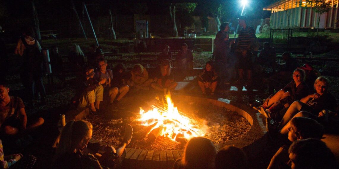 Electroruga de Buzad începe vineri: trei zile de muzică, cinema outdoor, activități de zi și energie în mijlocul naturii