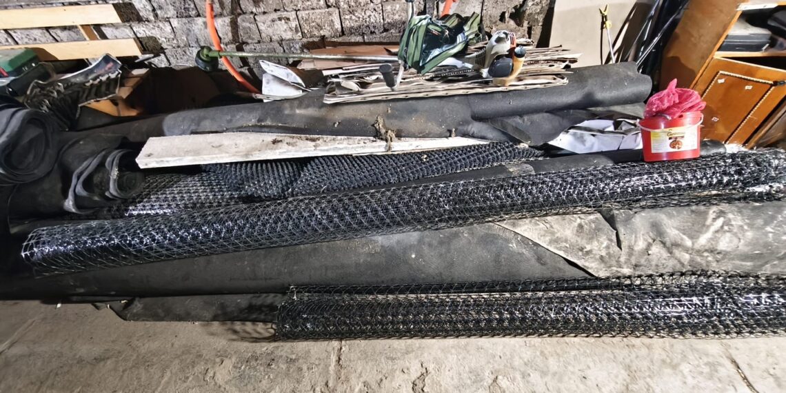 Au furat zeci de tone de materiale de pe calea ferată Lugoj – Timișoara. Prejudiciu uriaș descoperit după percheziții în Timiș și Caraș-Severin