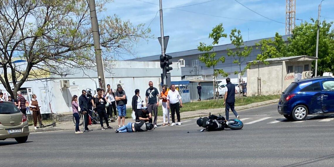 Accident pe Calea Torontalului: motociclist rănit și transportat la spital după o coliziune cu un autoturism