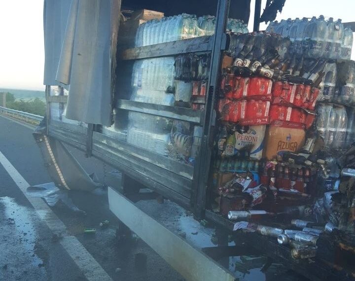 Incediu izbucnit la remorca unui autotren pe autostrada A1