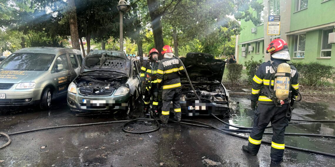 Mașini cuprinse de flăcări în Timișoara: incendiu violent pe Calea Bogdăneștilor/Video