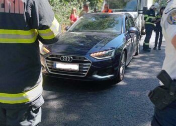 Accident pe DN 68A Coșava–Coșevița: autoturism și autoutilitară implicate în zona unor lucrări rutiere
