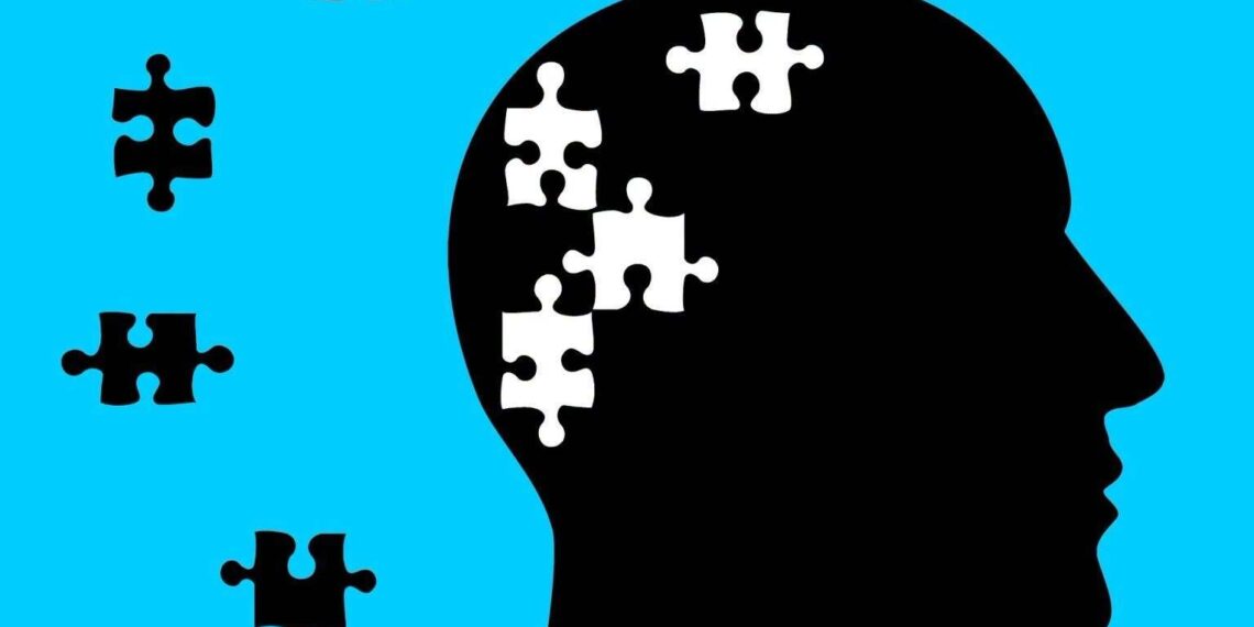 Medicii avertizează: Alzheimer nu începe cu uitarea familiei. Primele semne sunt adesea ignorate