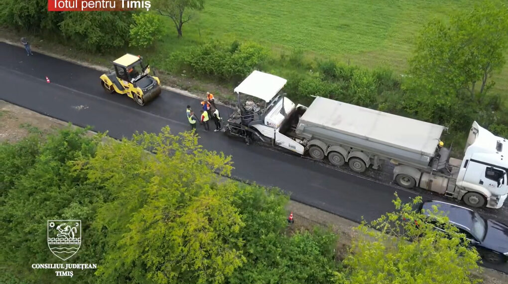 Drumul dintre Făget și limita cu județul Arad intră în reabilitare. Lucrările ar putea fi gata în două săptămâni
