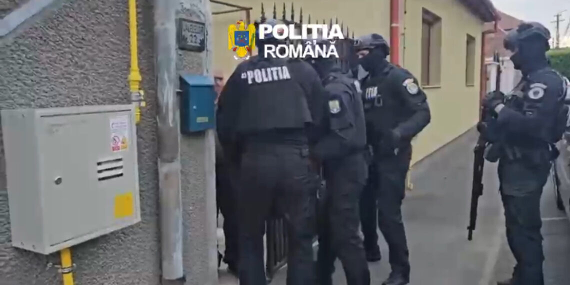 Percheziții ale polițiștilor Serviciului de Investigații Criminale