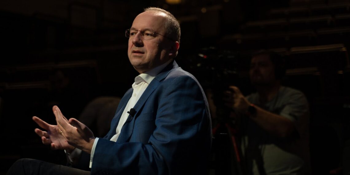 Schimbare la conducerea Teatrului German de Stat Timișoara. Lucian Vărșăndan se retrage după cinci ani de mandat