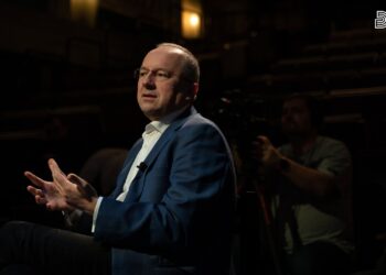 Schimbare la conducerea Teatrului German de Stat Timișoara. Lucian Vărșăndan se retrage după cinci ani de mandat