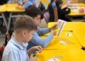 Studiu: 41% dintre copiii români și-au îmbunătățit competențele digitale. Profesorii au mai multă încredere în predarea siguranței online